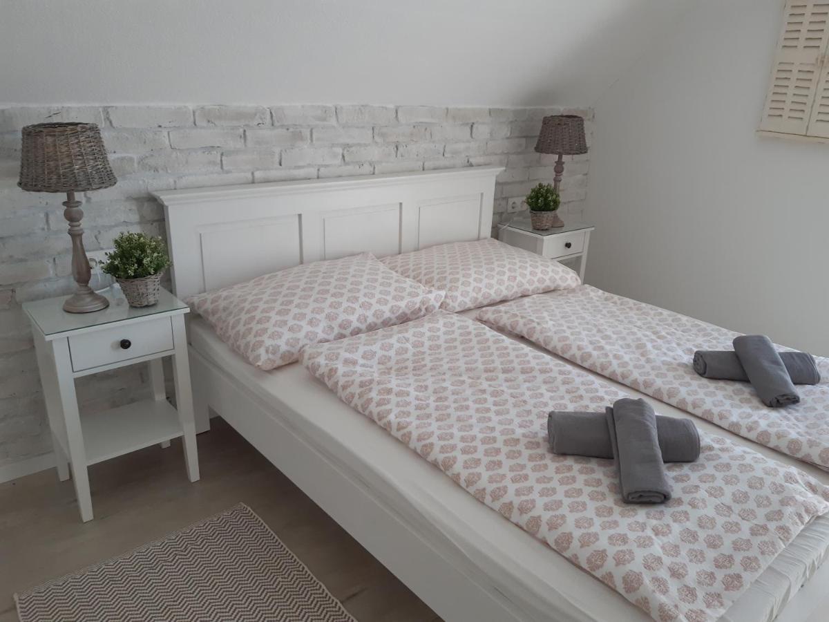 Apartman Soos -- Only For Relaxation, Not For Party! Siofok Ngoại thất bức ảnh