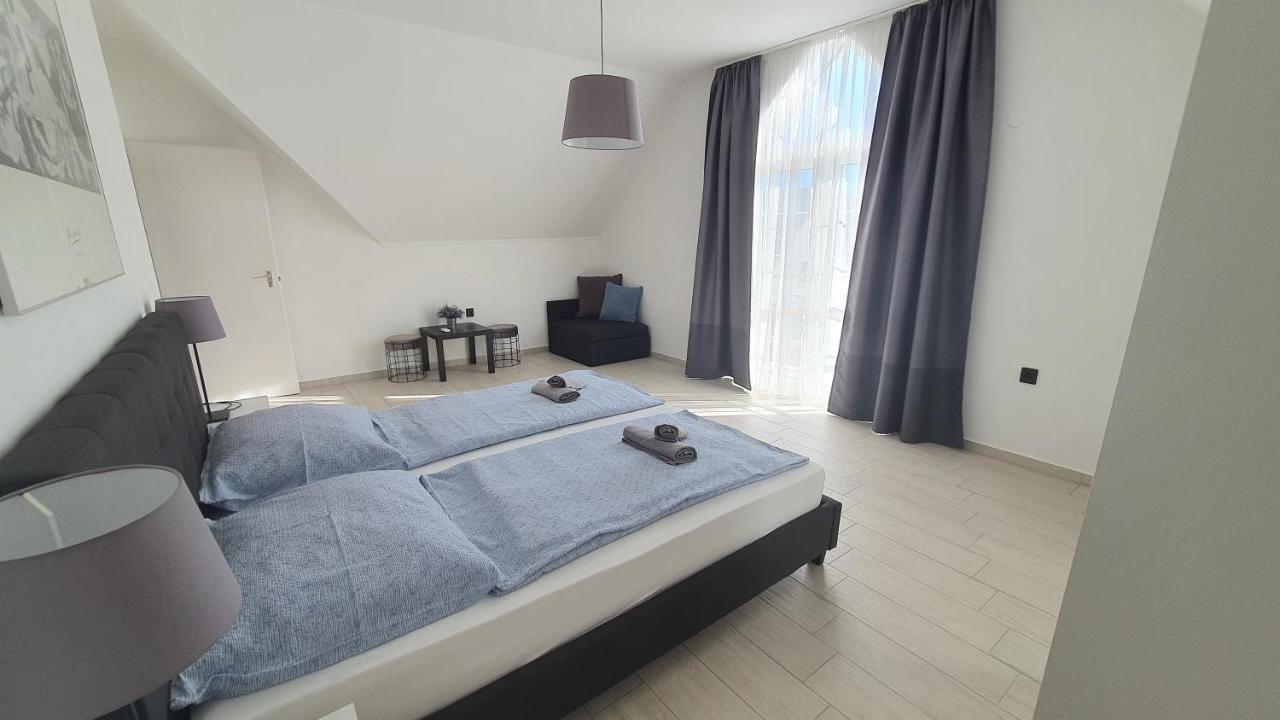 Apartman Soos -- Only For Relaxation, Not For Party! Siofok Ngoại thất bức ảnh